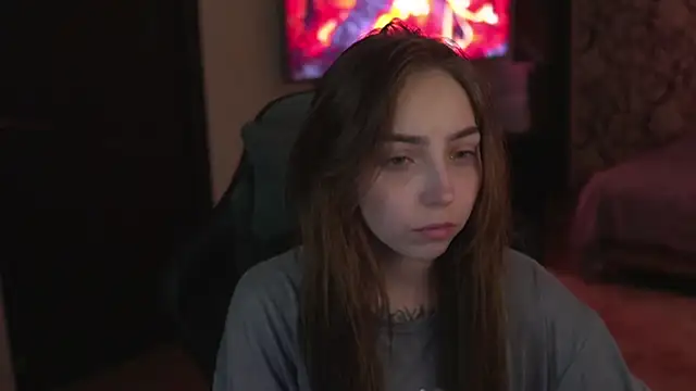 Snapshot of lis_silver chatting on 09/21/25, 05:03 lis silver online show from 09/21/25, 05:03