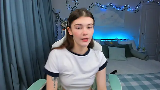 Snapshot of Zoe_Vee chatting on 11/13/25, 03:16 Zoe Vee online show from 11/13/25, 03:16