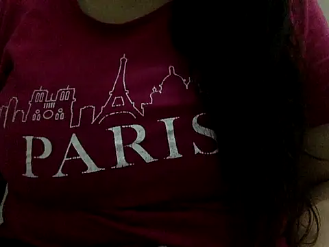 Snapshot of your-luu chatting on 11/22/25, 09:58 your-luu online show from 11/22/25, 09:58