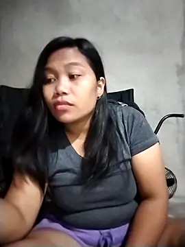 Snapshot of Veeluna16 chatting on 09/21/25, 12:01 Veeluna16 online show from 09/21/25, 12:01