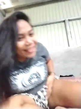 Snapshot of Veeluna16 chatting on 11/26/25, 03:07 Veeluna16 online show from 11/26/25, 03:07