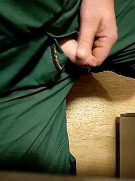 fickfreund019 online show from 10/30/25, 04:58