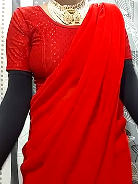 Snapshot of angelcam4 chatting on 11/28/25, 04:53 angelcam4 online show from 11/28/25, 04:53