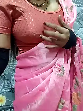 Snapshot of angelcam4 chatting on 11/29/25, 05:49 angelcam4 online show from 11/29/25, 05:49