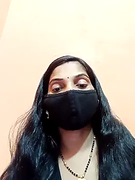 Snapshot of Payal-001 chatting on 10/16/25, 12:11 Payal-001 online show from 10/16/25, 12:11
