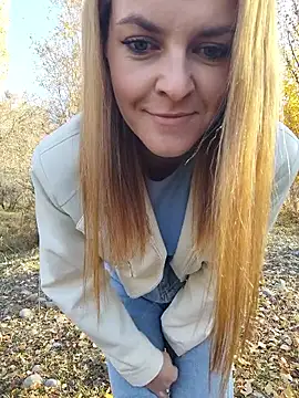 YOOUR EVAA online show from 10/22/25, 10:15