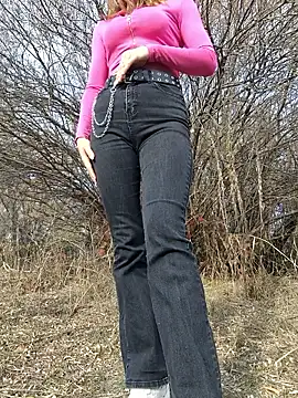 YOOUR EVAA online show from 10/24/25, 08:55