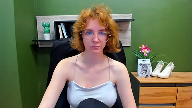Snapshot of juicyPenny chatting on 09/18/25, 06:37 juicyPenny online show from 09/18/25, 06:37