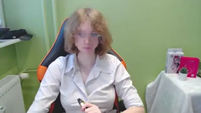 juicyPenny online show from 11/25/25, 07:41