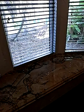 Snapshot of guy_manley chatting on 10/28/25, 07:27 guy manley online show from 10/28/25, 07:27