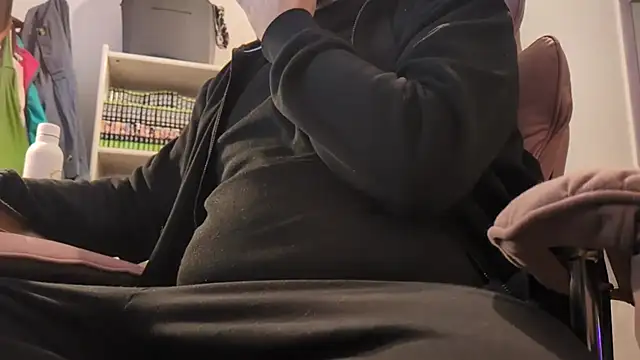 Snapshot of Jonpol74_ chatting on 11/20/25, 10:26 Jonpol74 online show from 11/20/25, 10:26