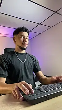 Snapshot of yeff_stone chatting on 11/22/25, 12:09 yeff stone online show from 11/22/25, 12:09