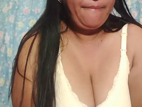 hotolivia34 online show from 11/14/25, 09:46