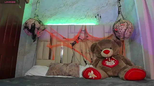 NikkyyRed online show from 11/03/25, 04:25