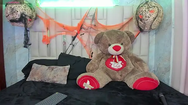 NikkyyRed online show from 11/06/25, 03:40