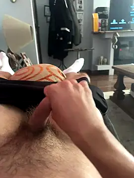 Snapshot of hools91 chatting on 10/13/25, 09:20 hools91 online show from 10/13/25, 09:20