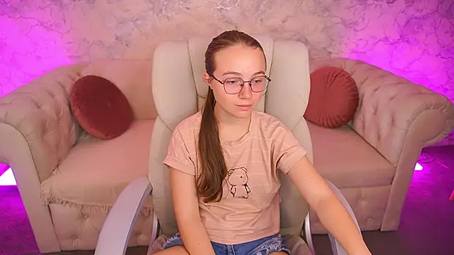 ArrinaWairr online show from 09/24/25, 07:12