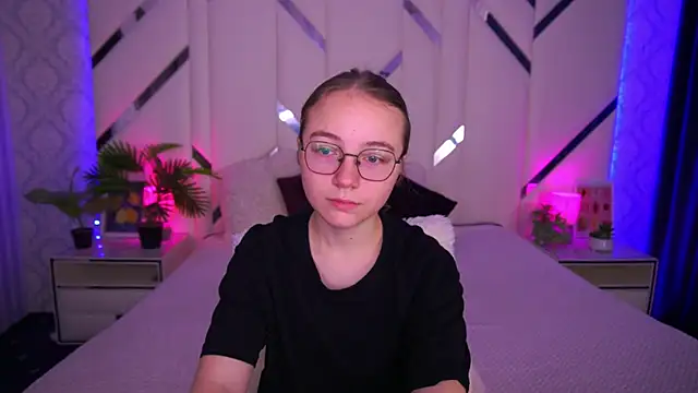 ArrinaWairr online show from 10/23/25, 07:51