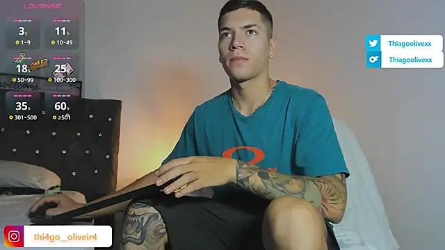 Snapshot of thiago_oliveiraa chatting on 11/06/25, 02:51 thiago oliveiraa online show from 11/06/25, 02:51