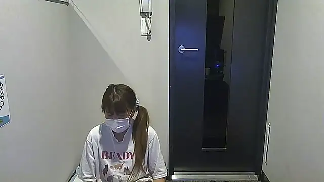 Snapshot of SAKI_saki_01 chatting on 10/10/25, 11:20 SAKI saki 01 online show from 10/10/25, 11:20