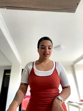 JuanitaMore01 online show from 11/17/25, 08:03