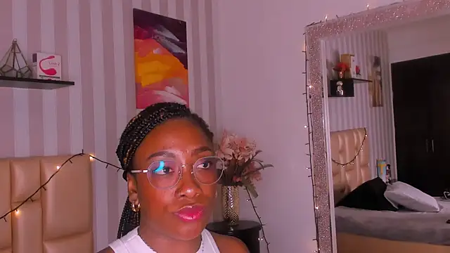 Snapshot of DarkHoneyy chatting on 10/28/25, 06:10 DarkHoneyy online show from 10/28/25, 06:10