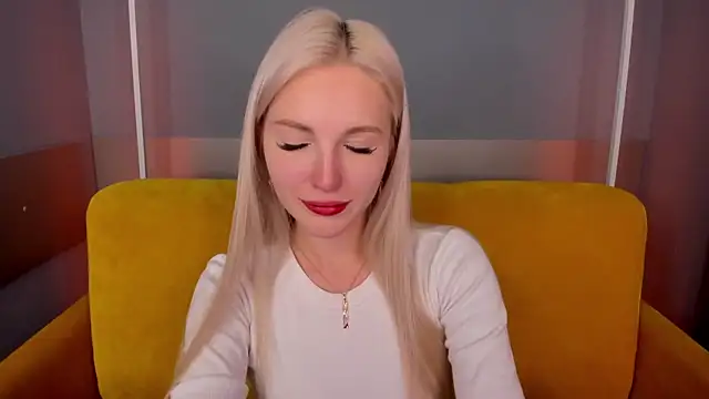 LisaFoxyMe online show from 09/15/25, 10:04