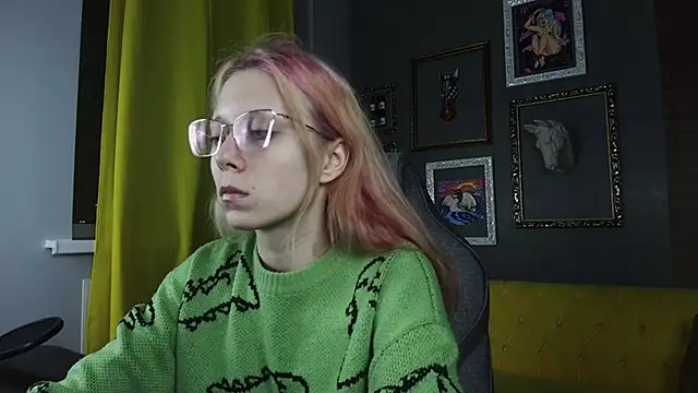 SakuraBliss online show from 10/28/25, 02:20