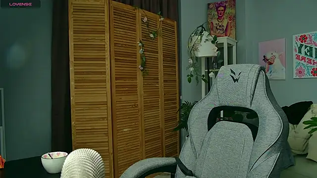 SakuraBliss online show from 11/12/25, 05:24