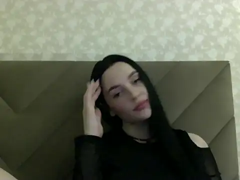 Snapshot of Lulii24 chatting on 09/16/25, 12:00 Lulii24 online show from 09/16/25, 12:00