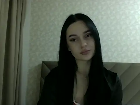 Snapshot of Lulii24 chatting on 10/20/25, 11:27 Lulii24 online show from 10/20/25, 11:27