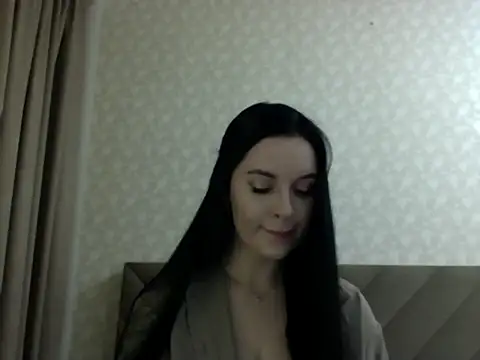 Snapshot of Lulii24 chatting on 10/31/25, 12:44 Lulii24 online show from 10/31/25, 12:44