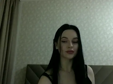 Snapshot of Lulii24 chatting on 11/05/25, 11:27 Lulii24 online show from 11/05/25, 11:27