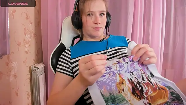 Snapshot of Anabel-Candy chatting on 11/10/25, 06:29 Anabel-Candy online show from 11/10/25, 06:29