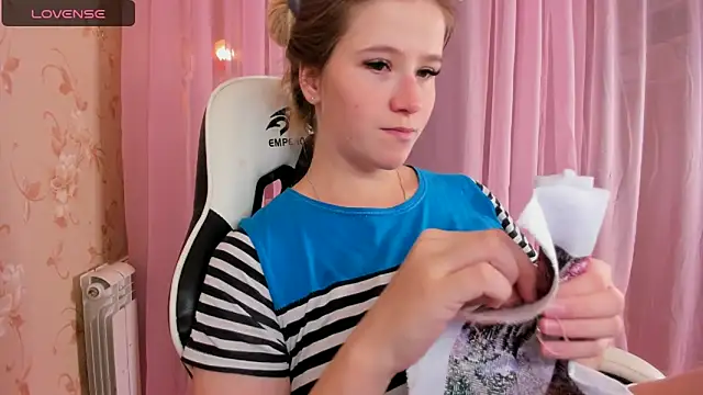 Snapshot of Anabel-Candy chatting on 11/22/25, 05:56 Anabel-Candy online show from 11/22/25, 05:56