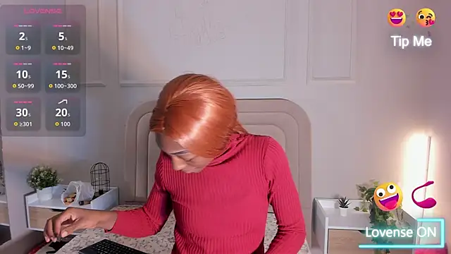 Anamonrroe online show from 10/06/25, 12:02