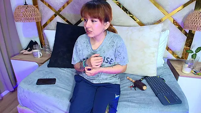 Scarlett Vegaa online show from 10/02/25, 12:23