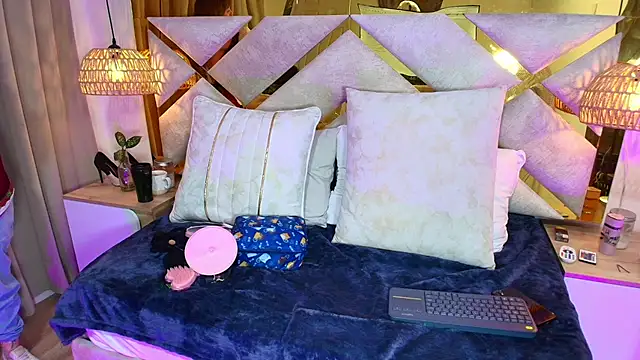 Scarlett Vegaa online show from 10/15/25, 11:21