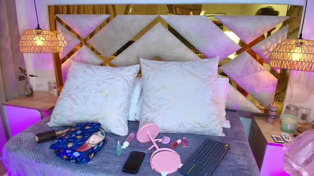 Scarlett Vegaa online show from 11/05/25, 12:05