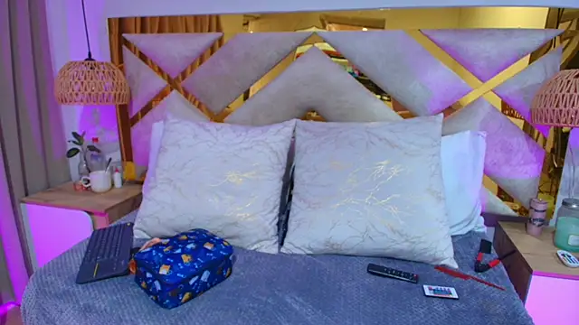 Scarlett Vegaa online show from 11/10/25, 01:32