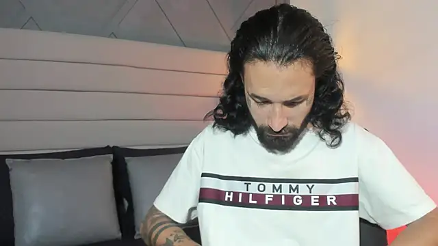 Hisoka 011 online show from 09/11/25, 07:25