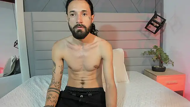 Hisoka 011 online show from 09/17/25, 09:05