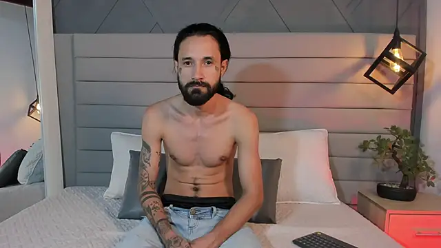 Hisoka 011 online show from 09/18/25, 08:11