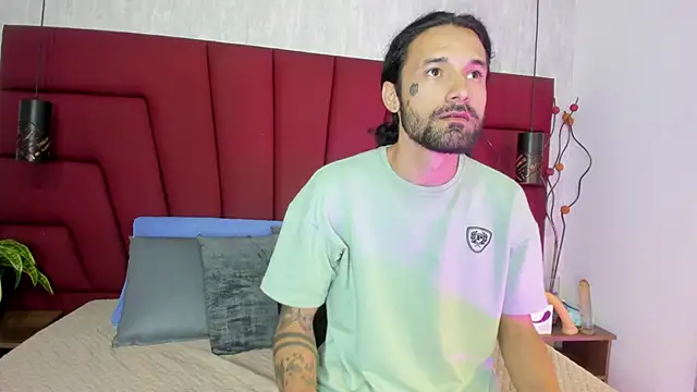 Hisoka 011 online show from 11/07/25, 01:27