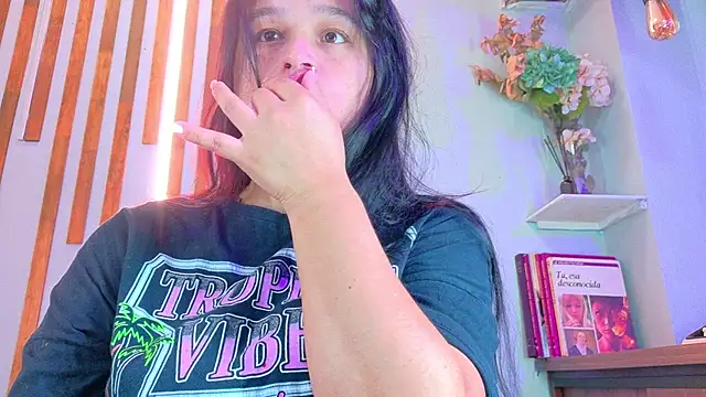 Snapshot of Jennifer_Vega1 chatting on 10/13/25, 09:37 Jennifer Vega1 online show from 10/13/25, 09:37