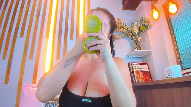 Snapshot of Jennifer_Vega1 chatting on 11/07/25, 11:38 Jennifer Vega1 online show from 11/07/25, 11:38