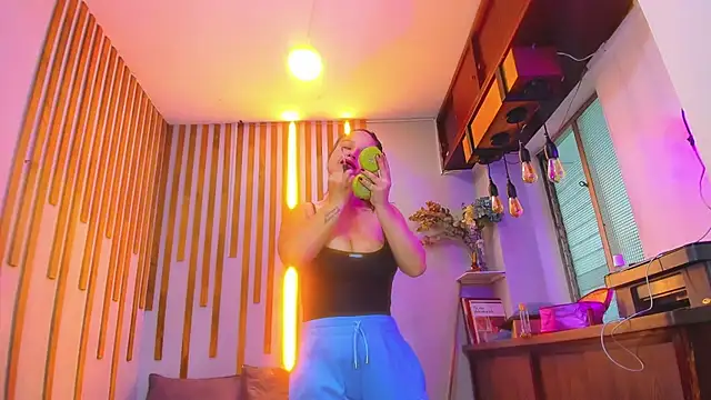 Snapshot of Jennifer_Vega1 chatting on 11/15/25, 09:50 Jennifer Vega1 online show from 11/15/25, 09:50