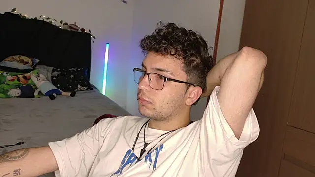 Snapshot of Conor_Taylor chatting on 10/23/25, 04:06 Conor Taylor online show from 10/23/25, 04:06