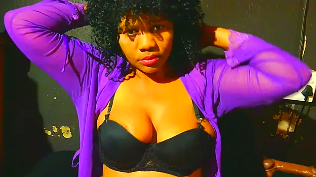 Snapshot of Augustine-Blooomxx chatting on 11/13/25, 09:14 Augustine-Blooomxx online show from 11/13/25, 09:14