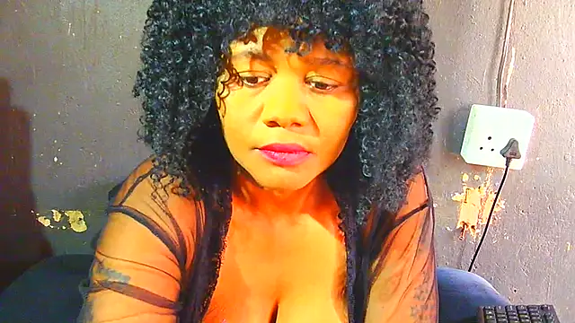 Snapshot of Augustine-Blooomxx chatting on 11/14/25, 12:26 Augustine-Blooomxx online show from 11/14/25, 12:26